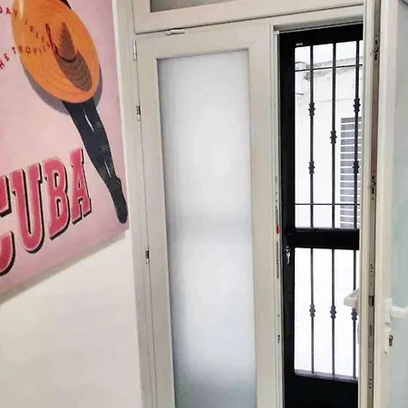 דירה Modern In Bari Historic Centre 40 M² Air Conditioning מונופולי