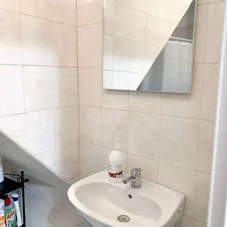 Modern In Bari Historic Centre 40 M² Air Conditioning מונופולי