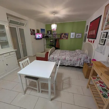Modern In Bari Historic Centre 40 M² Air Conditioning 莫诺波利